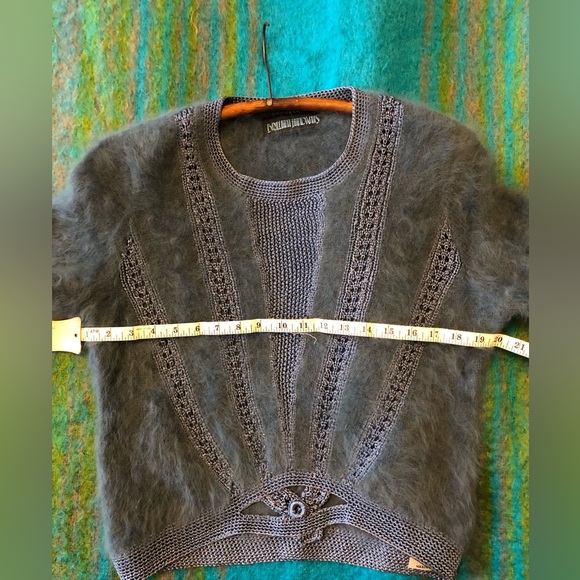 Vintage HandKnit Mohair-like Sweater - Picture 9 of 10